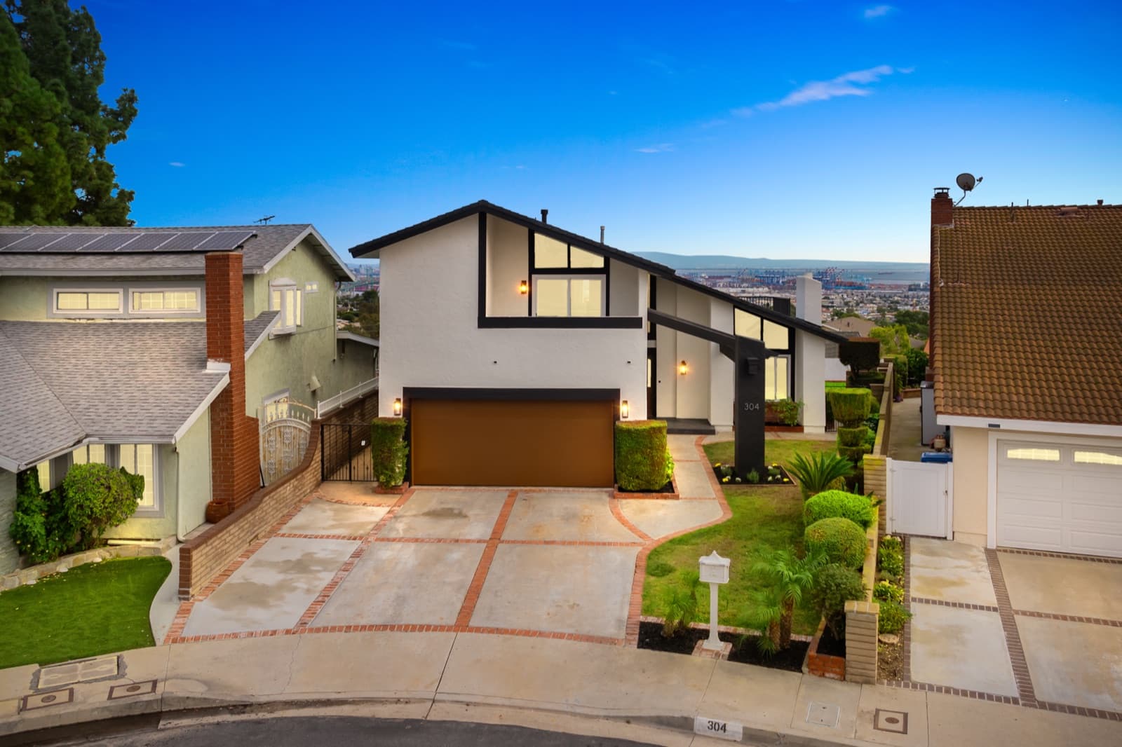 304 John Way, photo 1 of 44