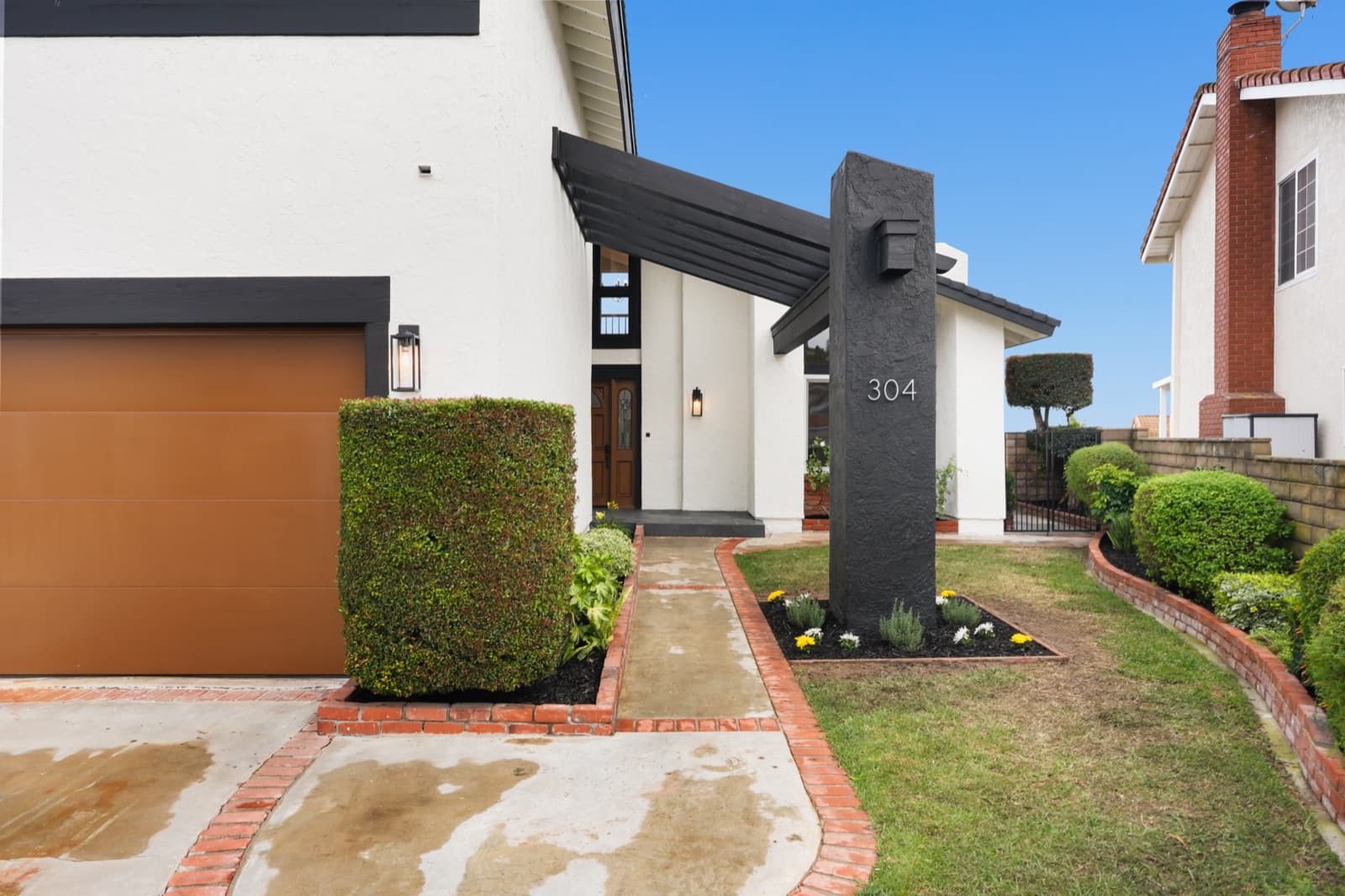 304 John Way, photo 2 of 44