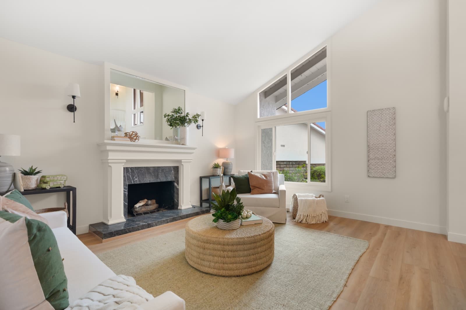 304 John Way, photo 5 of 44