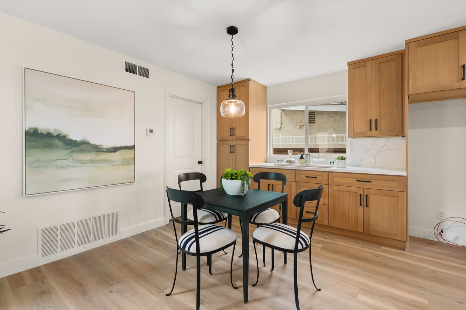 304 John Way, photo 14 of 44