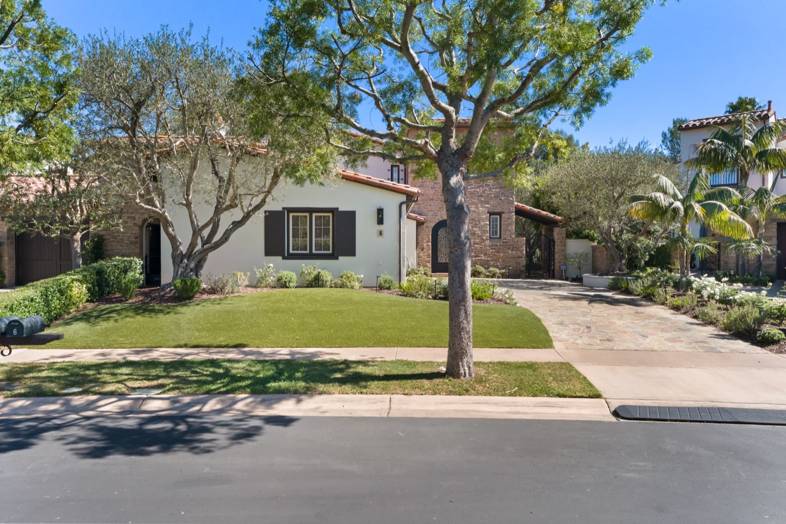6 Castellina Drive, photo 2 of 39