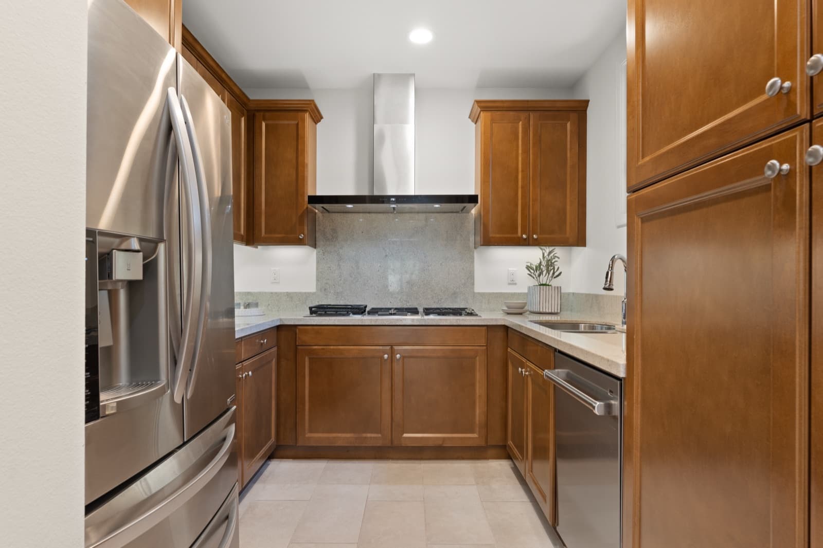 2 Lowland, photo 9 of 46