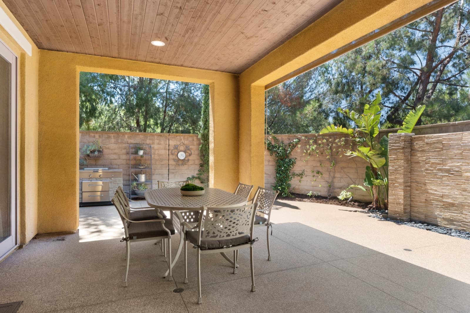 2 Lowland, photo 43 of 46