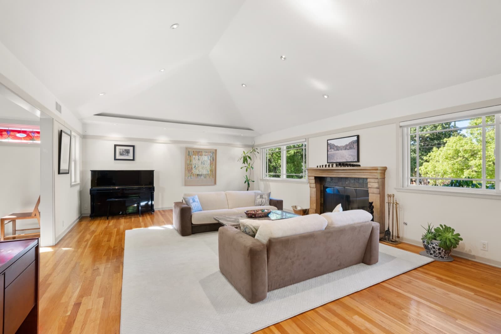 632 Grand Ave, photo 4 of 30